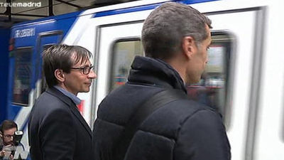 Ramón Marcos se lanza ahora a 'micromítines' en los vagones de Metro