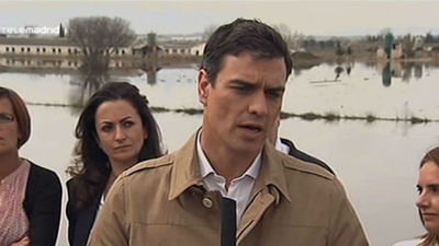 Sánchez pide a Rajoy una comisión para reparar los daños de la crecida del Ebro