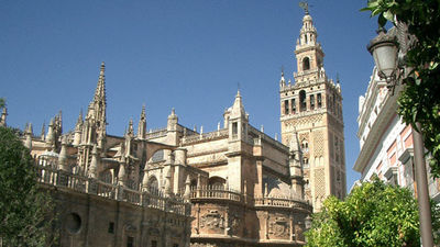 Podemos pide la "titularidad pública" de bienes como la Mezquita o la Giralda