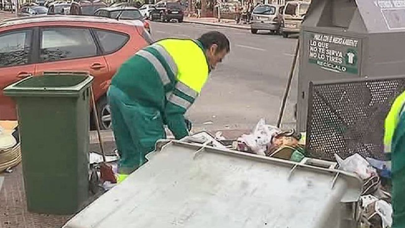 Los trabajadores de recogida de basuras de Parla, otra vez en huelga