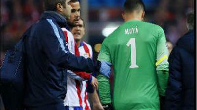 Moyá sufre una lesión en los isquiotibiales