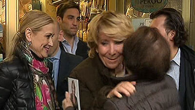 Aguirre y Cifuentes entran en campaña en Moratalaz