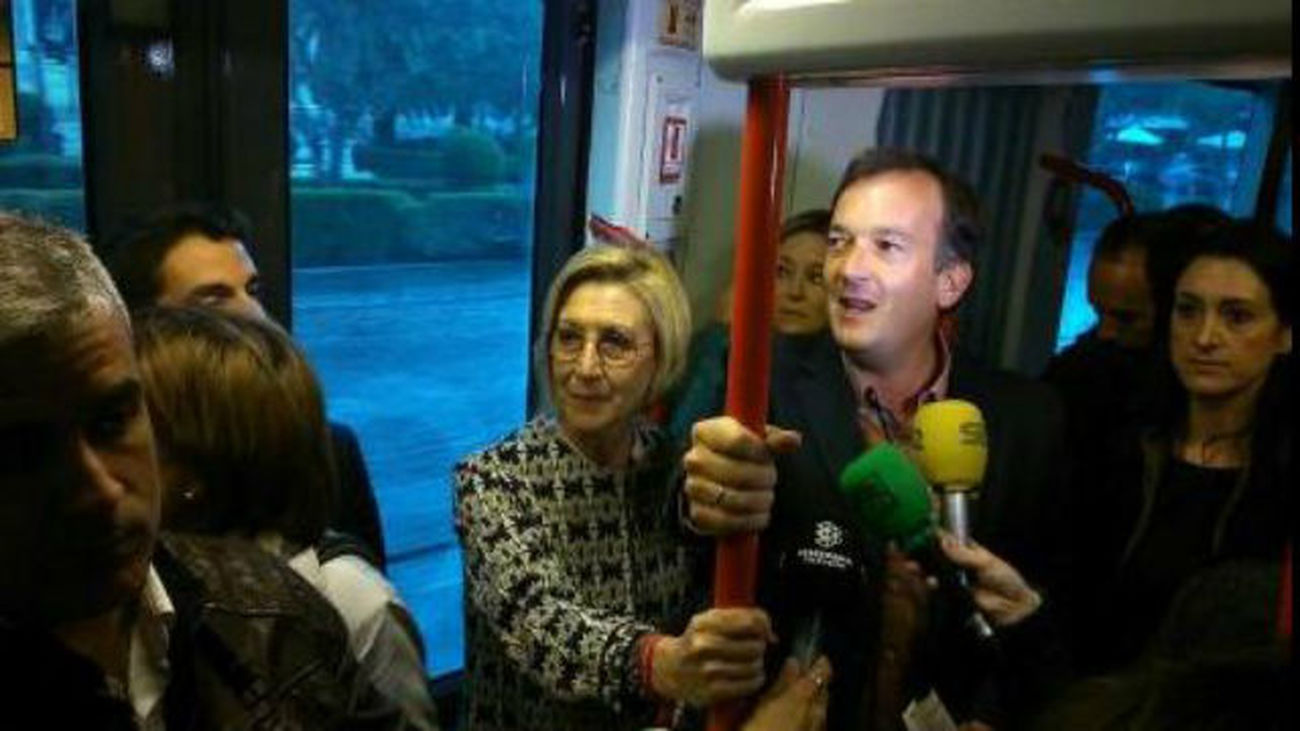 Rosa Díez con el candidato de UPyD a la Junta de Andalucía