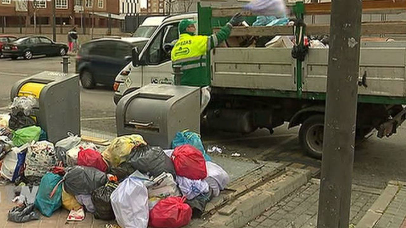Los trabajadores de recogida de basura de Madrid acuerdan ir a la huelga