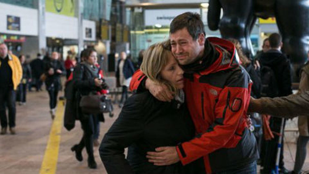 Unos 150 familiares de víctimas reciben atención e información en El Prat