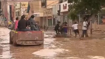 Elevan a 12 muertos y 20 desaparecidos por inundaciones en el norte de Chile