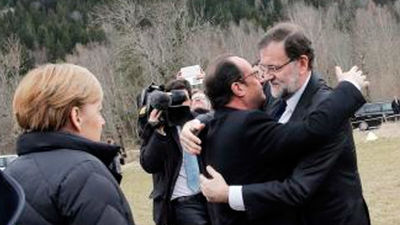 Rajoy se encuentra con Hollande y Merkel en la zona del accidente aéreo