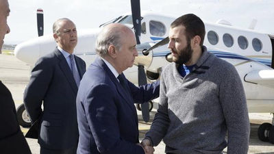 Llega a España el espeleólogo que sobrevivió al accidente en Marruecos