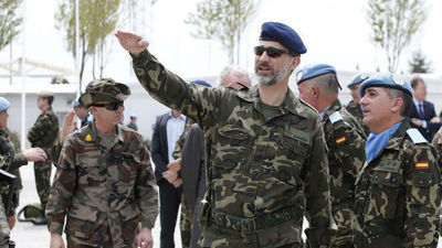 Felipe VI elogia a las tropas en el exterior por hacer una España más segura