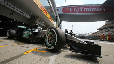 China: Hamilton, el más rápido en los libres