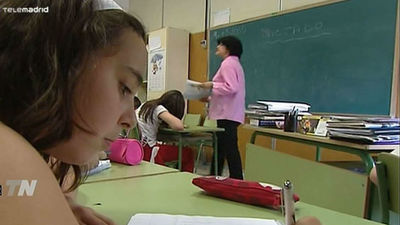 Día de nervios entre los padres que acudían a los colegios para ver las listas