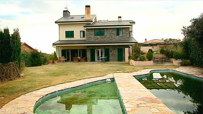 Hoyo de Manzanares: En K la Abuela y Villa la Mira