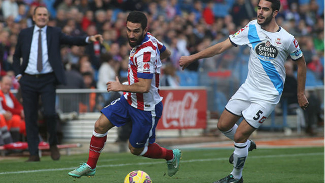 Arda Turan ante el deportivo