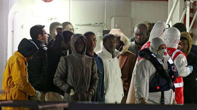 Bruselas promete criterios de reparto de inmigrantes "objetivos y claros" pero exige "solidaridad"