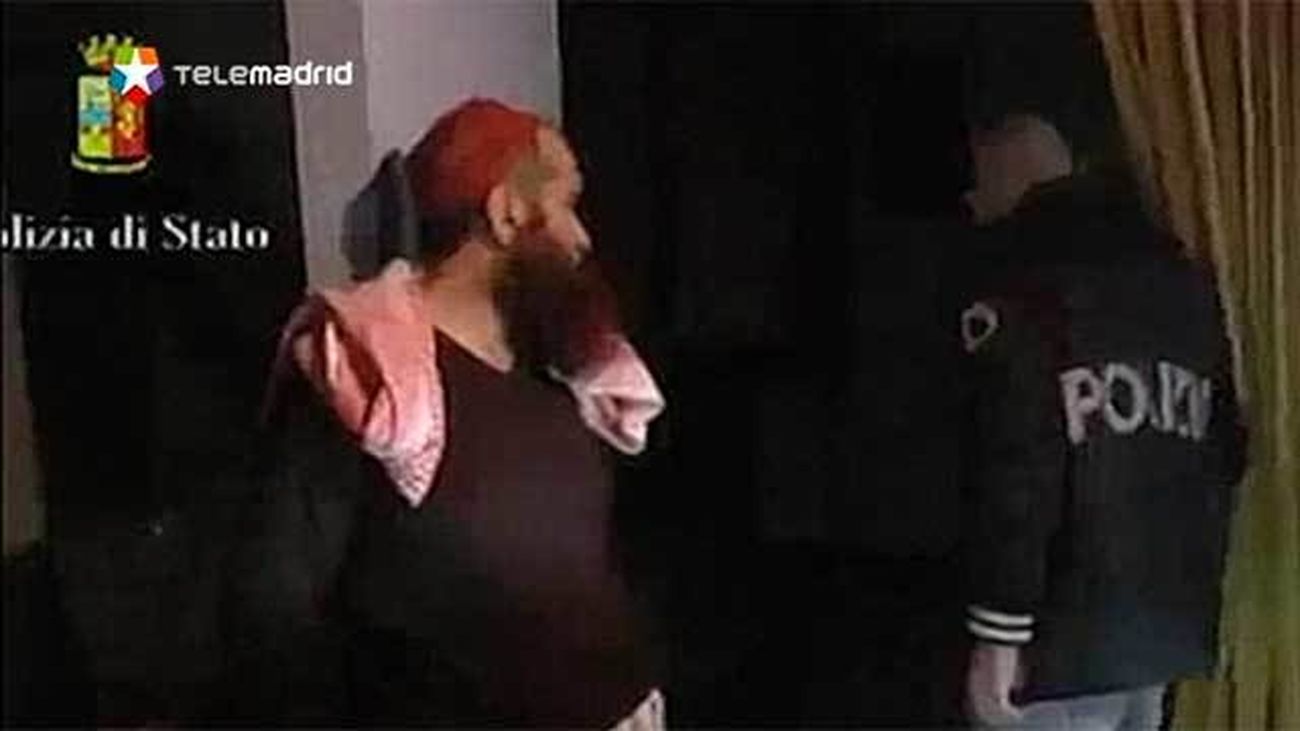 La Policía italiana en uno de los registros