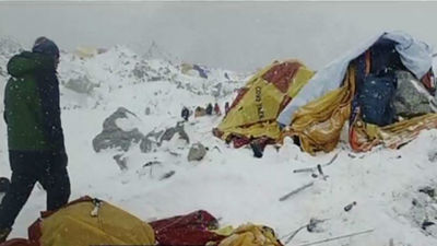 Ascienden a 22 los muertos por la avalancha en el Everest