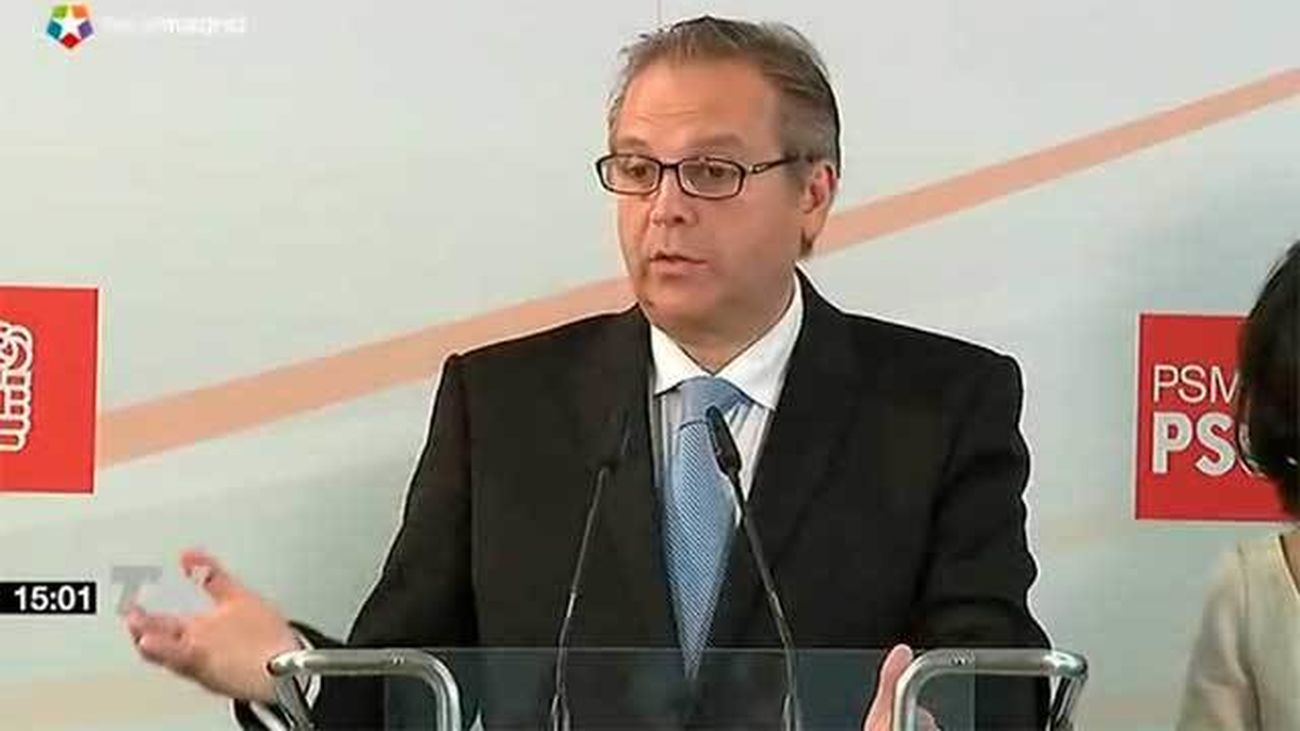 Carmona prevé expropiar temporalmente las viviendas vacías de los bancos