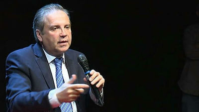 Carmona creará un carné para fomentar la asistencia de escolares al teatro