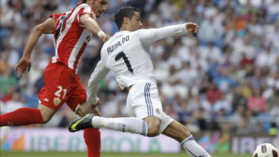 En manos de 'Chicharito' para seguir aferrado a la Liga