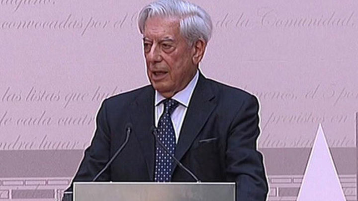 Mario Vargas Llosa y el Teatro Real, Medallas de Oro de la Comunidad de Madrid
