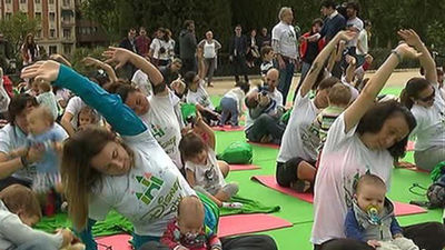 Fitness en el Templo de Debod, junto a sus bebés
