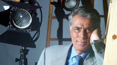 Familiares y compañeros despiden los restos de Jesus Hermida