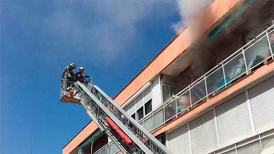 Un incendio arrasa la habitación de un casa en Pozuelo, sin heridos