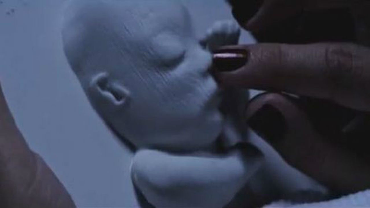 La impresión en 3D permite a una madre ciega tocar la ecografía de su bebé