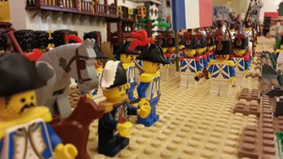 Los héroes del Dos de Mayo, homenajeados por LEGO en el Museo del Ferrocarril