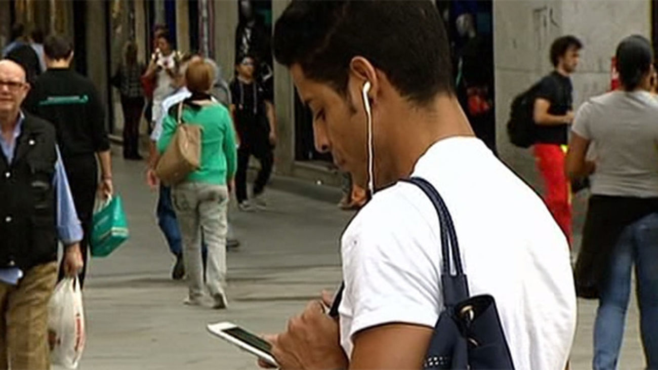 La mitad de los jóvenes creen que las redes sociales tienen más riesgo de los que se dice