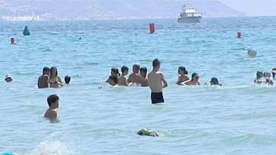 La bandera azul ondeará en 577 playas españolas, un nuevo récord