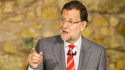 Rajoy sugiere una bajada del IVA en 2016