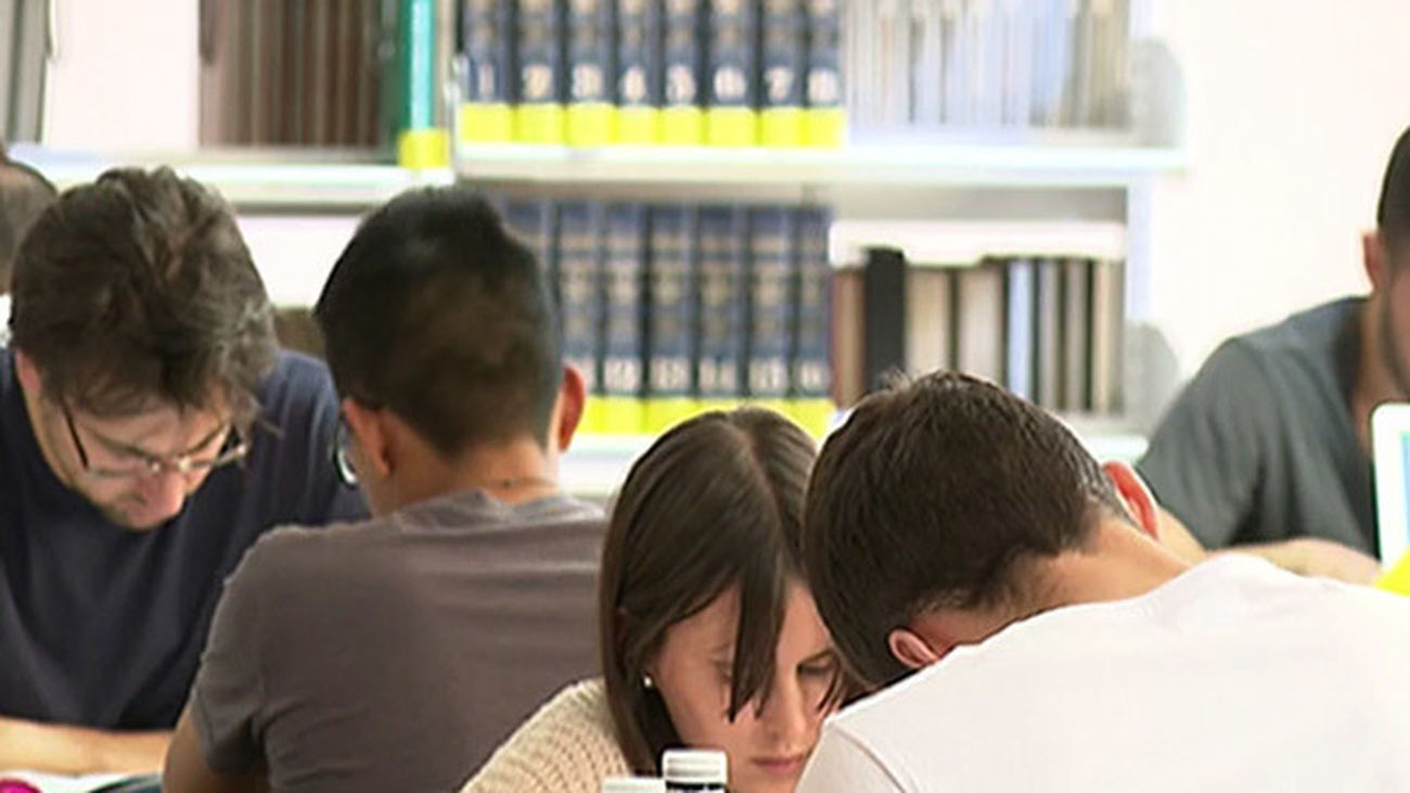 Abren las bibliotecas por los examenes