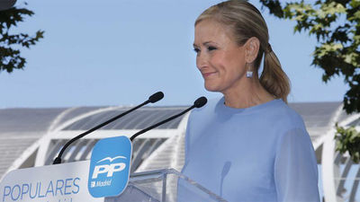 Cifuentes dice que la España enferma del PSOE está a punto de recibir el alta