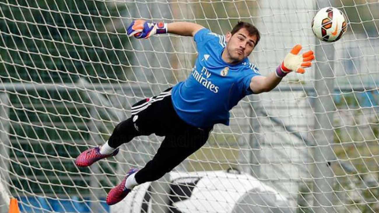 Casillas cumple 34 años en su momento de mayor incertidumbre