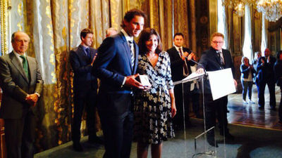 París condecora a Nadal "el más parisino de los mallorquines"