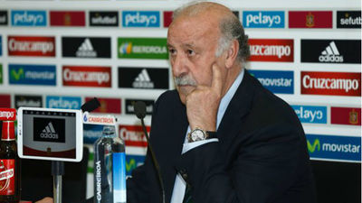 Sergio Rico y Aleix Vidal, novedades en la lista de Del Bosque