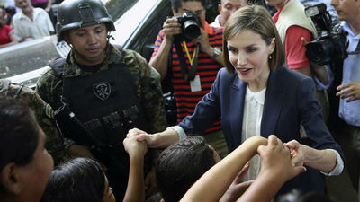 La Reina de España apoya la investigación contra la enfermedad renal crónica en El Salvador