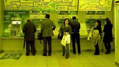 Hallan el cuerpo de una mujer en una maleta que pasó un mes en estación Tokio