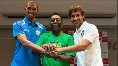 Raúl y Pelé recalcan la importancia del amistoso del Cosmos en Cuba