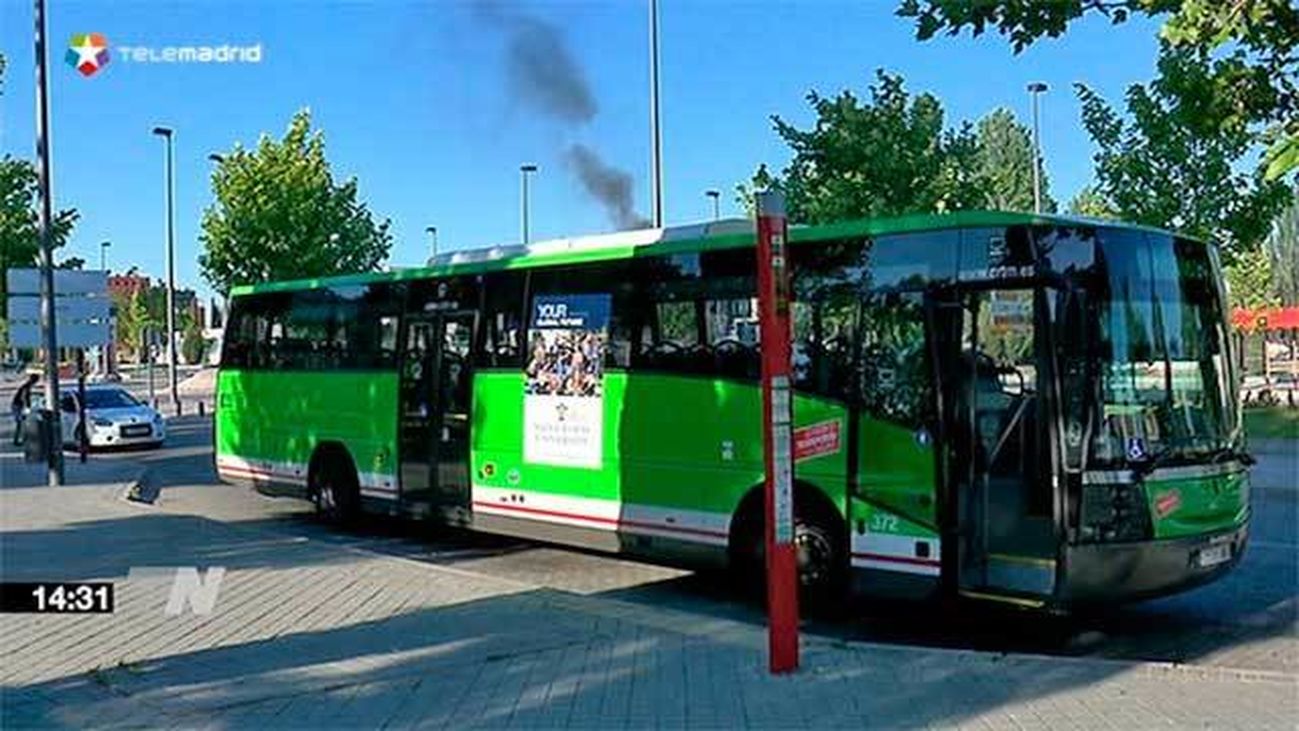 Arde un autobus en Ciudad de la Imagen