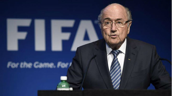 Blatter dimite como presidente de la FIFA