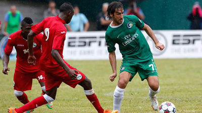 1-4. Raúl desata pasiones en el histórico Cuba-Cosmos