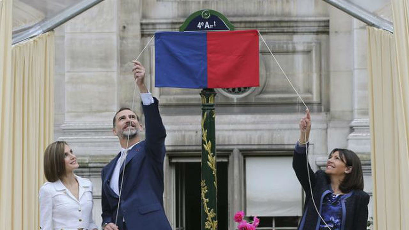 Los Reyes de España homenajean a los republicanos españoles que liberaron París