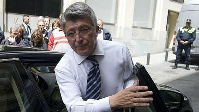 Cerezo: "Lo de Falcao y lo de Tévez es muy difícil"