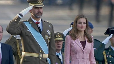Felipe VI preside su primer Día de las Fuerzas Armadas como Rey