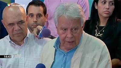 González deja Venezuela al no obtener permiso para ver a los opositores presos