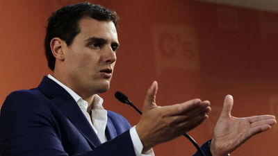 Rivera anuncia un acuerdo verbal con Cifuentes para firmar el pacto en Madrid