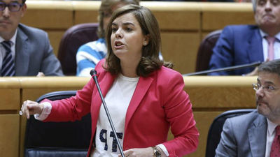 Sáenz de Santamaría y  Antonio Hernando se reprochan mutuamente casos de corrupción