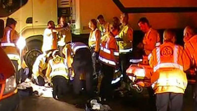 Fallece un trabajador al quedar atrapado entre el tráiler y la cabina de un camión